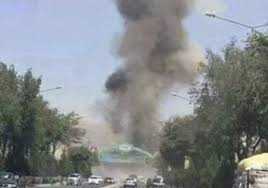Attentato all'aeroporto di kabul, kamikaze si ã¨ fatto esplodere. G6 54bprbarsmm