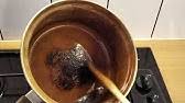 Saupoudrez le fond de la casserole de bicarbonate de soude. Nettoyer Une Casserole Brulee Recuperer Une Casserole Carbonisee Youtube