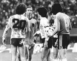 The outstanding argentinian player obtained 61 international caps with his national team. Oldfootballphotos On Twitter Wc1978 Argentina V Netherlands Albertotarantini Johanneeskens Tarantini Neeskens Https T Co Rko1j1c2w5