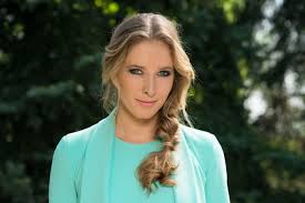 Днями телеведучі позували у розкішному заміському будинку. Yak Viglyadaye I Chim Zhive Pershij Cholovik Katerini Osadchoyi Impozantnij Deputat Mriya Ukrayinok Sensaciya