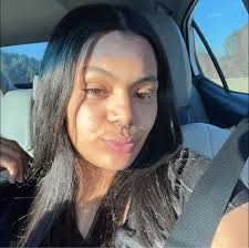 Shyan Kayla Gee updated her profile picture.