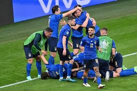 برانديلي قاد منتخب إيطاليا في نهائيات أمم أوربا في بولندا وأوكرانيا 2012 وبلغ المباراة دولياً لعب بيرلو لكل منتخبات إيطاليا في كل المراحل السنية وفاز ببطولة أوربا مع منتخب. Ino Hffv7dwk M