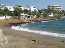Daskalio is a tiny uninhabited greek islet in the cyclades just off the west coast of the larger island keros and formerly a promontory ther. L Hotel Vu De La Plage Bild Von Daskalio Beach Hotel Keratea Tripadvisor