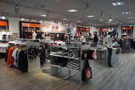 Und das nachwuchsleistungszentrum beheimatet sind. Eintracht Frankfurt Fanshop Einkaufen Tipp Rheinmain4family