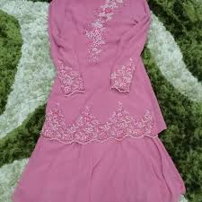 Pengantin dengan setelan baju bodo warna pink ini juga unyu banget! 930 Koleksi Gambar Rumah Warna Pink Hd Gambar Rumah
