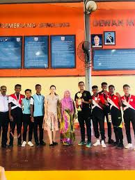 Rini estate had a lot of oil palms. Tahniah Kepada Pasukan Smk Mutiara Rini Smk Mutiara Rini Facebook