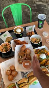 The Foodie Omair On Twitter مطعم جريل شاك عندهم تنوع روعه في البرجرز و الفرايز و المقبلات و السندويتشات جريل شاك عندهم تنوع روعه في البرجرز و الفرايز