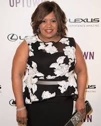 At 5' she is the smallest cast member by a considerable margin. Grey S Anatomy Is Grey S Anatomy Going To End With Season 17 Tv Radio Showbiz Tv Express Co Uk