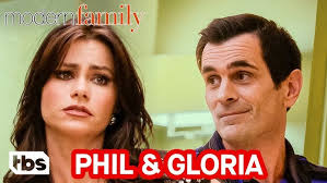 Cam tries to pick up a woman at a bar 🍸 #ModernFamily