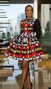 Jolie robe en pagne courte et chic pour ceremonie mode africaine. Soldes Modele De Robe Courte En Pagne Avec Dentelle En Stock