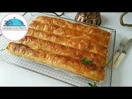 Yapimi Bes Dakika Yiyenlerin El Acmasi Sandigi Sirkeli Unlu Citir Borek Youtube Borekler Tarifler Gida Ve Yemek Tarifleri