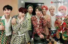 Bts anunció el lanzamiento de bts world, un juego interactivo creado en conjunto con netmarble (compañía de juegos móviles más grande de corea del sur). Juegos De Bts De Corea Ilustracion De Bts En Una Revista Causa Revuelo En Redes Sociales Tras Considerarse Racista Y Violenta Marca Claro Colombia Descarga Este Increible Juego De Bts