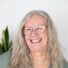 Catherine Bournival's Instagram, Twitter & Facebook