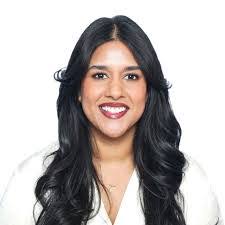 Casey Hannigan's Instagram, Twitter & Facebook