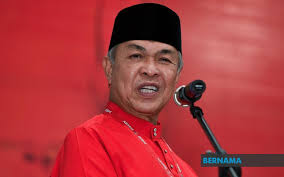 Ahmad zahid hamidi pernah berkhidmat sebagai setiausaha politik kepada datuk seri najib tun razak pada 1986. Bernama Not Easy To Revive Umno Enemies Attack From All Directions Ahmad Zahid