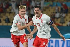 Minucie meczu piłkę odbitą od poprzeczki po strzale samuela holmena uderza sebastian larsson i umieszcza ją pod poprzeczką, ustalając. Mecz Polska Szwecja 23 06 2021 Godzina O Ktorej Godzinie Polska Szwecja Euro 2020 Eska Pl