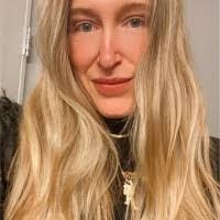 Angela Sumner's Instagram, Twitter & Facebook