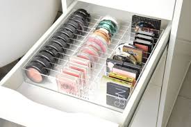 Hallo Beauties Wer Von Euch Hat Seine Schminksammlung In Einem Alex Oder In Einer Malm Kommode Von Ikea Kosmetik Aufbewahrung Ikea Alex Aufbewahrung Schminke