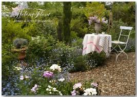 A Rose Affair Photo C Helene Flont Voici Revenu Le Temps Des Lilas Bouquet De Lilas Lilas Jardin Francais