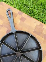 Birmingham Stove And Range Company Birmingham Stove Range 8 Wedge Cast Iron Corn Bread Skillet Etsy Cast Iron Corn Bread Antique Cast Iron Cast Iron