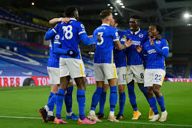 The striker peels away to collect a nice pass, drive past. W Pp Mncz48ttm