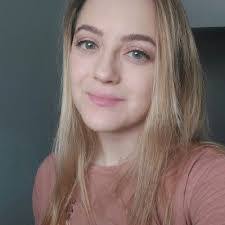 Kate Snider's Instagram, Twitter & Facebook