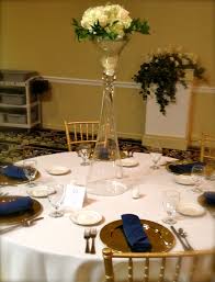 Ivory Table Cloths With Gold Chiavari Chairs Gold Charger Plates And Navy Napkins Gold Chiavari Chairs Gold Charger Plate Navy Table