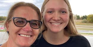 Notice Robyn's folding clothes #SisterWives #Tlc #SisterWivesFans  #fblifestyle