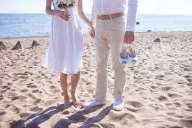 Donne e décolleté è il binomio perfetto. Ù†Ø§Ù‚Øµ ØªÙˆØµÙŠÙ„ Ù†Ù‡Ø± Scarpe Sposa Spiaggia Rangarljos Net