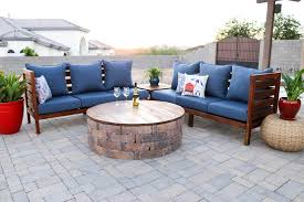 Backyard fire pits are a great addition to your home. How To Turn Your Fire Pit Into A Coffee Table Addicted 2 Diy