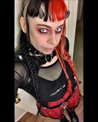 Jenn (@The_Morbid_Muse)