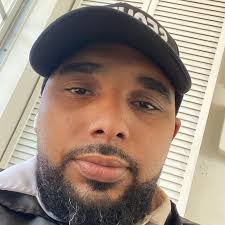 Who recommends monthly extermination services in West Lake Worth?