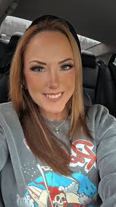 I got sober when I finally started to believe that I was worth living a  better life than what I was putting myself through. @soberverse