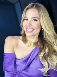 Con la contentura de viernes 🙌🏻 💜 #friday Outfit SHOPTOPMIX Stylist  @andreabeatrizstylist