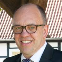 200+ perfiles de «Lübker»