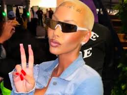 Amber Rose snapt niet waarom ze niet werd uitgenodigd voor Diddy's  freakoffs: "Was bij elk feestje"