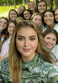 chitrangdasingh she is so pretty haina 😍 Follow: @bollywoodsocietyy  Contact/enquiry: @digitalsukoonn . . #Reel #Reels #Reelsinstagram  #ReelsIndia