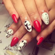 Some unique grad party nail art ideas to try. 45 Awesome Graduation Party Nail Designs For Your Big Day Collagecab