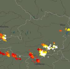 Jun 05, 2021 · in der steiermark kam es ebenfalls zu gewittern, wie etwa im bezirk weiz und am späteren nachmittag in graz. Skywarn Aktuelle Wetterwarnungen Fur Osterreich Unwetterwarnung Steiermark Karnten Eine Recht Kraftige Gewitterzelle Befindet Sich Aktuell Westlich Von Graz Sowie Im Lavantal Die Warnung Gilt Ab Sofort Fur