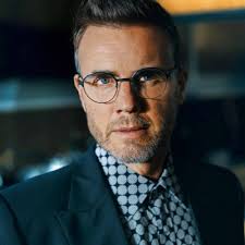 claire simmonds (@simmoslimming)