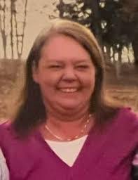 Robyn Bray's Instagram, Twitter & Facebook