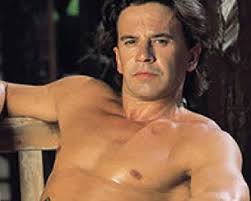 Roly serrano, víctor laplace, osvaldo laport y antonio grimau ponen sus dedos, a modo de formal contrato, para el debut de rotos de amor de rafael bruza y música de damián laplace. Contratar Osvaldo Laport 011 4740 4843 O Al 011 2055 4218 Contrataciones Christian Manzanelli Representante Artistico Contratar Artistas