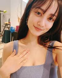 谷まりあのinnocent expressionとcontrastingなnipplesの魅力