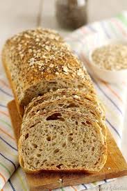 Trasferite in una ciotola, condite con un cucchiaio di miele e servitelo con una manciata di mirtilli, banane e lamponi in superficie. Panbauletto Con Fiocchi Di Avena E Semi Di Chia Pane E Gianduia