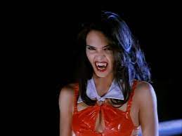 She wears an uncomfortable looking getup that is, essentially, a major reason to bother. Mortal Kombat S Kitana Talisa Soto As Vampirella Youtube