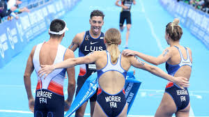 While still racing as a junior, cassandre was selected for the french mixed relay team which went on to win silver at the 2014 world championships. 3eme Titre Mondial Pour La France En Relais Mixte Fftri