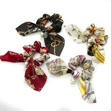 Ein chignon oder eine hochsteckfrisur lässt das gesicht perfekt zur geltung kommen. Grosshandel Haarschmuck Hochzeit Kurze Haare Kaufen Sie Die Besten Haarschmuck Hochzeit Kurze Haare Stucke Aus China Haarschmuck Hochzeit Kurze Haare Grossisten Online Alibaba Com