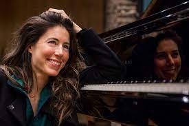 Just click the edit page button at the bottom of the page or learn more in the biography submission guide. Iris Hond Komt Met Eigen Boek Show Ad Nl