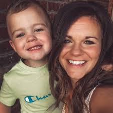 Lacey Willis's Instagram, Twitter & Facebook