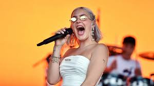 She had some help from ed sheeran to write this… Bbc Music Glastonbury 2019 Anne Marie 2002
